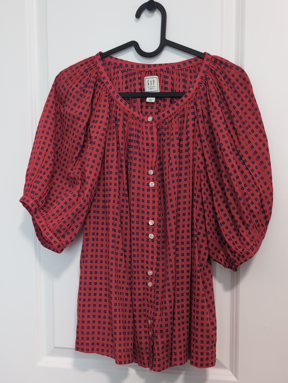 GAP Women's Red Patterned Button-Front Puff Sleeve Blouse - Picture 2 of 8
